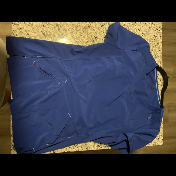 Scrub top - Picture 2 of 2